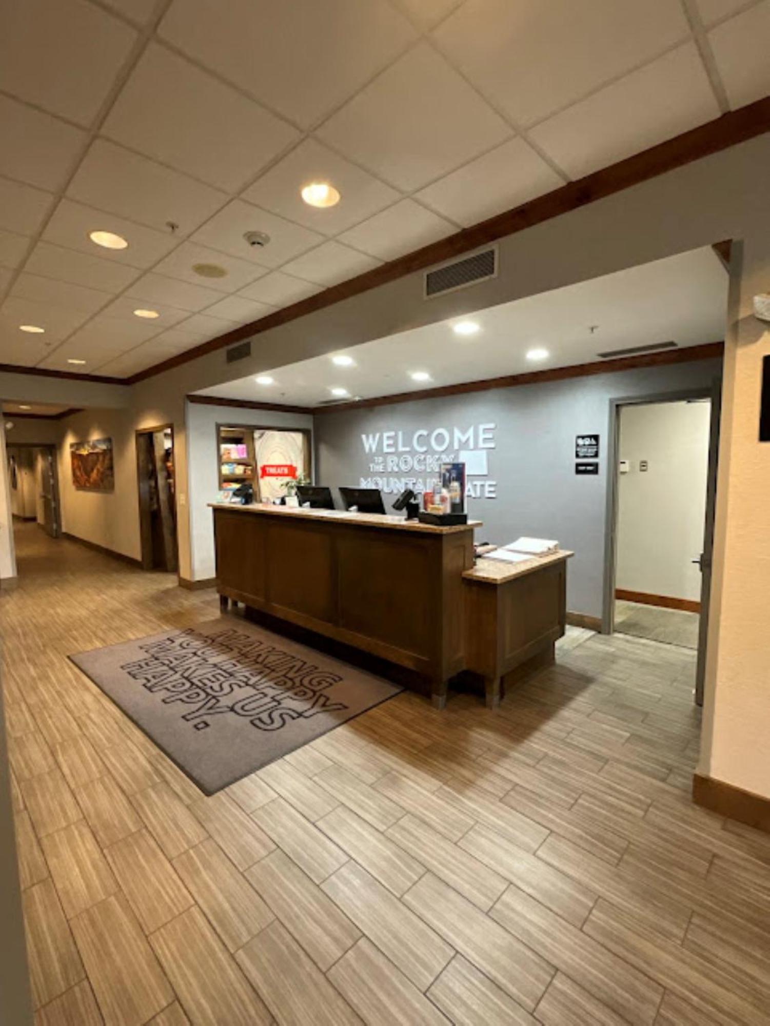 Hampton Inn By Hilton Montrose Buitenkant foto