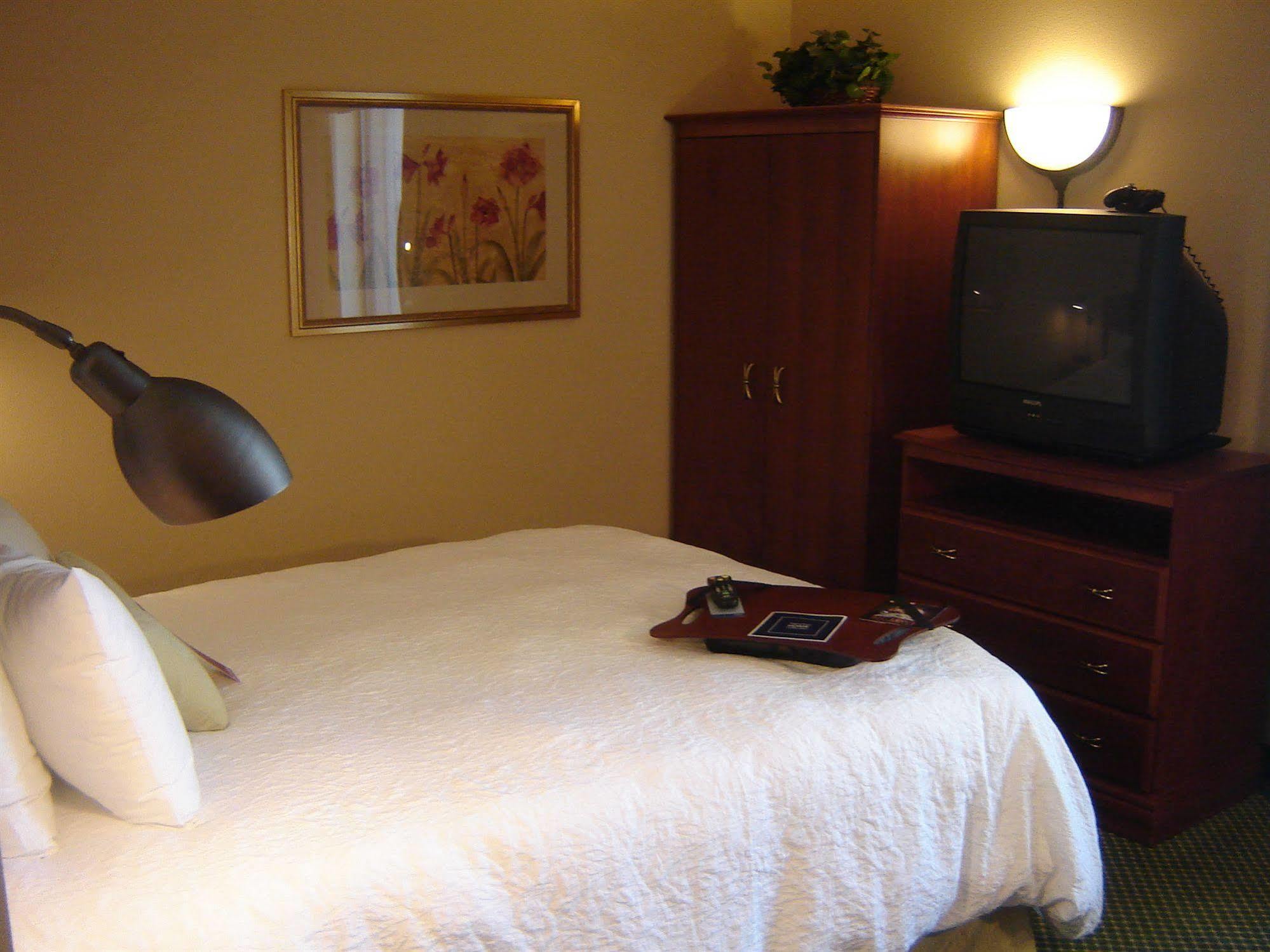 Hampton Inn By Hilton Montrose Buitenkant foto